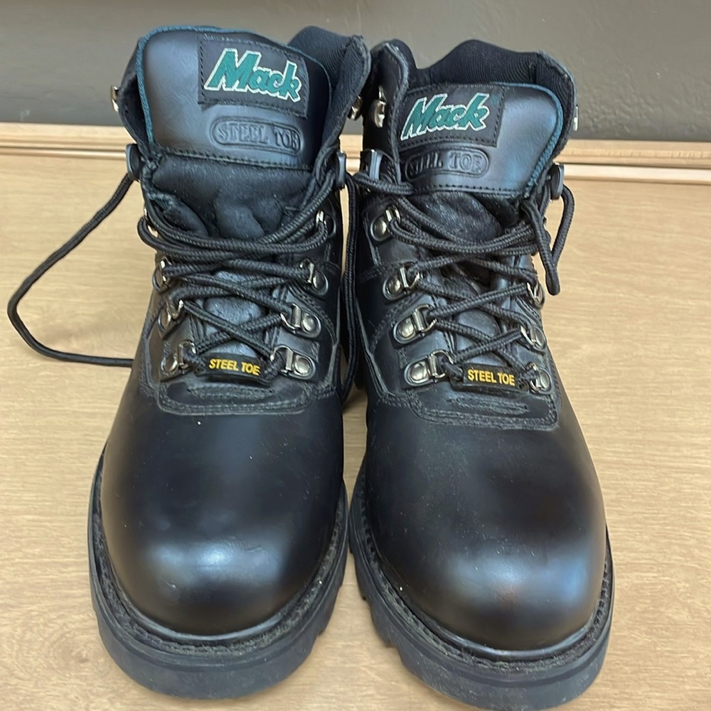 MACK STEEL TOED WORK BOOT COLOR BLACK SIZE 10 1/2 NEVER BEEN WORN